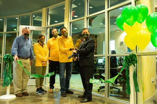 Saint-Leo-University-Trustee-Bob-Cabot,-team-captain-Chrisalyn-Junkert;-coach-and-manager-Joel-Madru,-team-captain-Caleb-Hunt;-President-Jeffrey